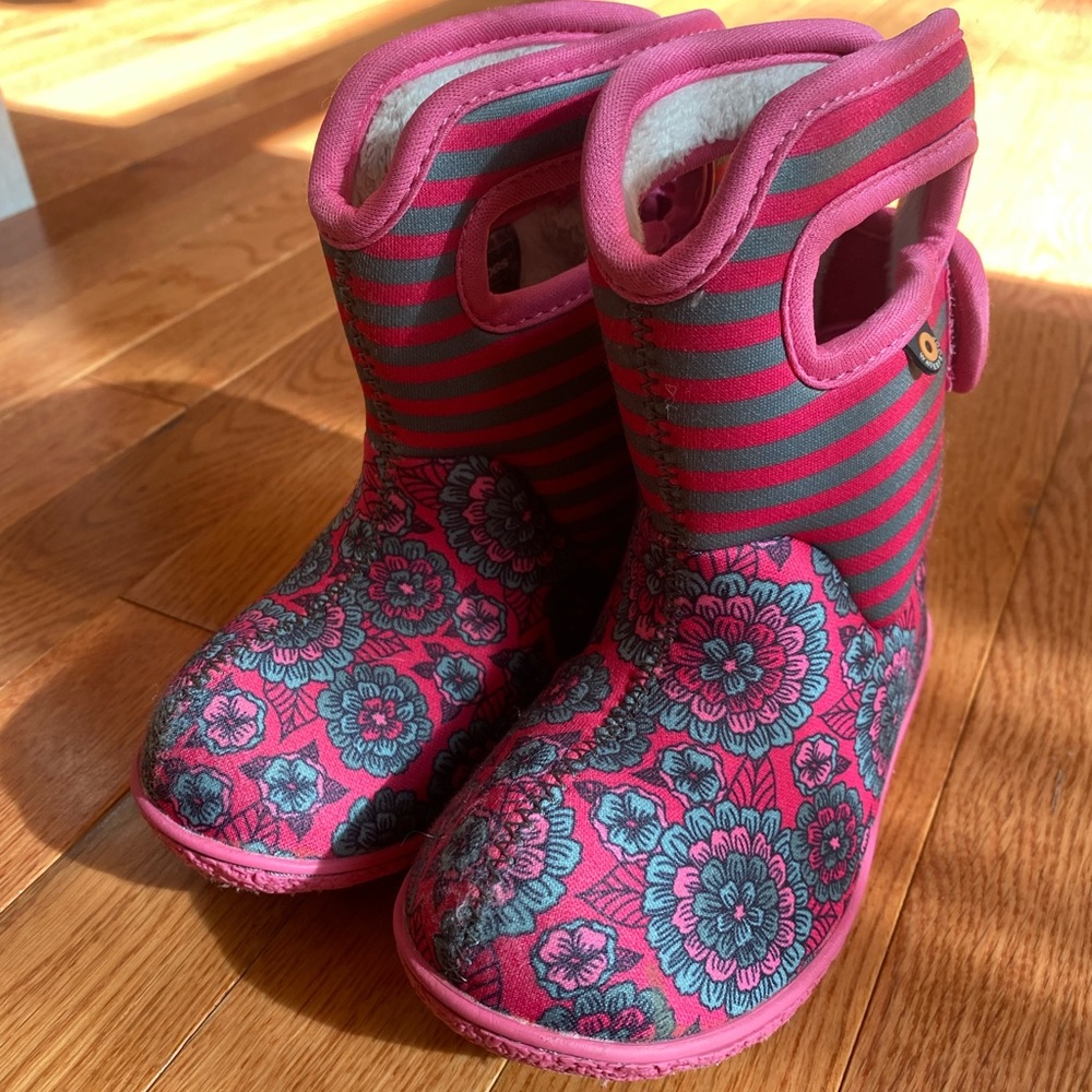 Toddler Girls Size 8 Bogs Rain or Snow Winter Boots